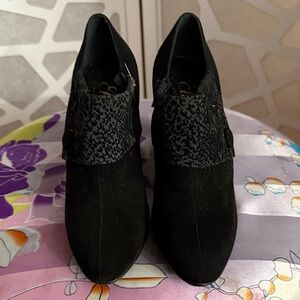 Chic Black Ankle Booties